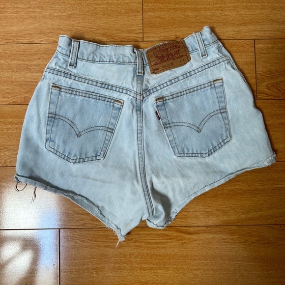 Levi High Waisted Shirts (Size: 8) - Picture 4 of 4